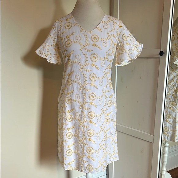 Isaac Mizrahi Dresses & Skirts - Isaac Mizrahi Live White Cotton Dress with Yellow Eyelet Embroidery Size 2